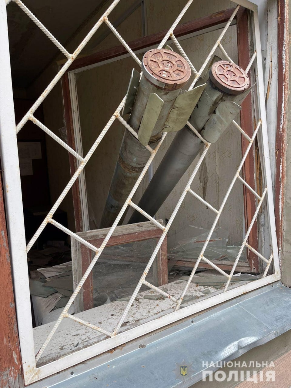 Варили самогон в райвідділах: показали, як жили окупанти у Харківській області